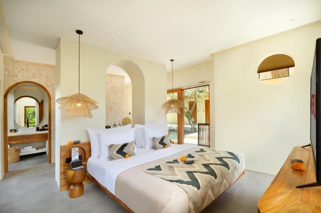 Grand Suite Room with Bathtub - Nearby Constructions