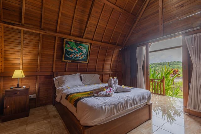 Bungalow with Garden View