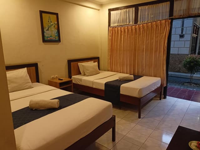 Standard Twin Room