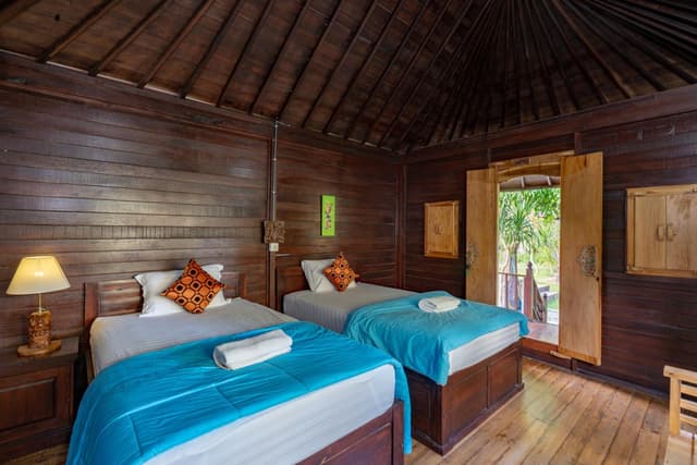 Wooden Bungalow Twin with Pool View
