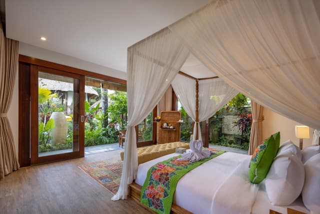 Suite with Garden View