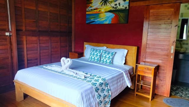 Deluxe Room (2 Adults + 1 Child)
