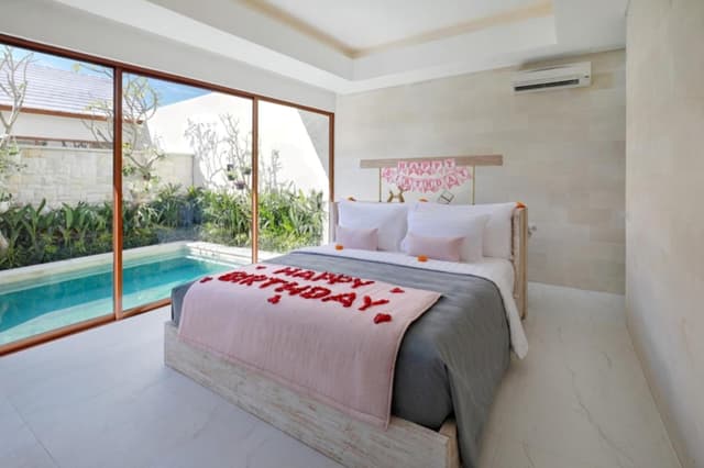 Grand One Bedroom Villa with Private Pool & Bathtub