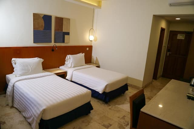 Double or Twin Room with Pool Access