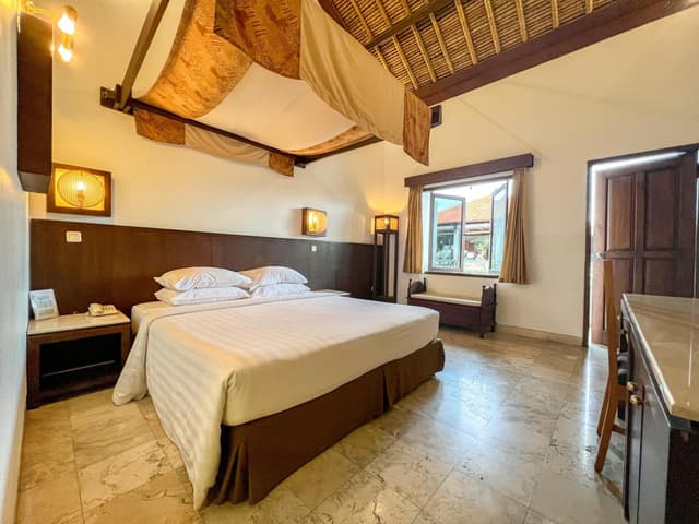 Deluxe Double or Twin Room with Pool View