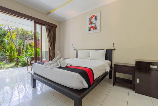 Deluxe Double Room with Pool View