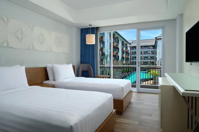 Deluxe Twin Pool view, Guest room, 2 Twin/Single Bed(s)