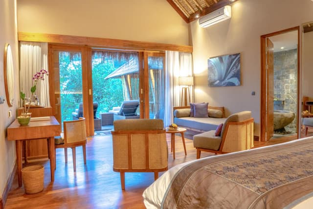 hillside Pool Suite