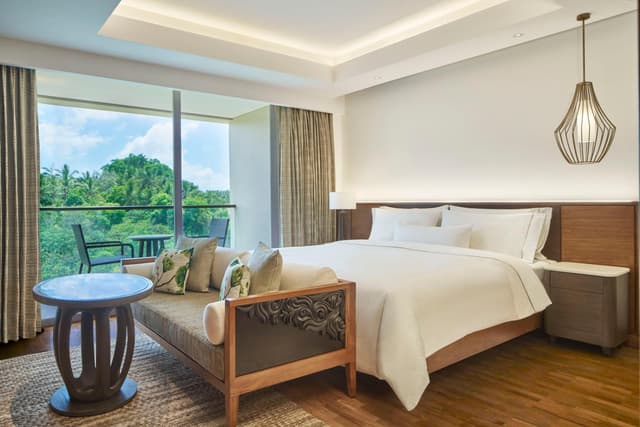 Deluxe Guest Room, 1 King Bed, Garden View, and Balcony with FREE Access to the Farm, FREE Family Activities, Daily Yoga, Daily Aquacise, and 24-Hour Access to the Westin WORKOUT®️ Fitness Studio.