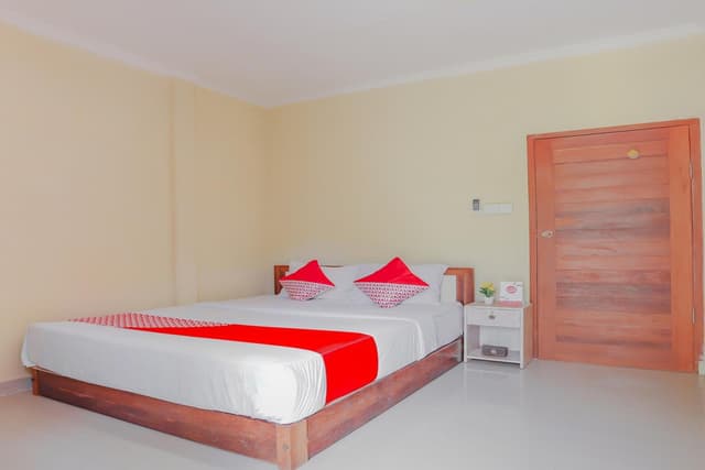 Standard Queen Room
