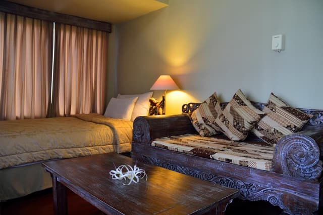 Honeymooner Room