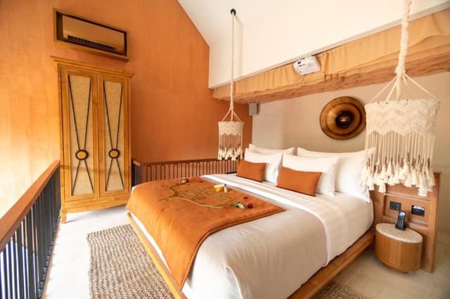 Grand One Bedroom Villa with Private Pool & Bathtub