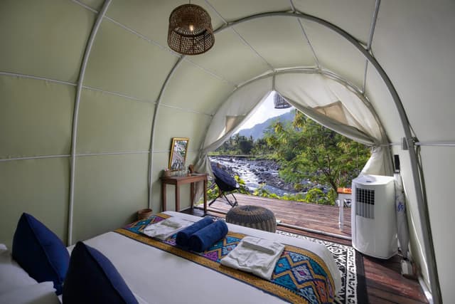 Deluxe Glamping