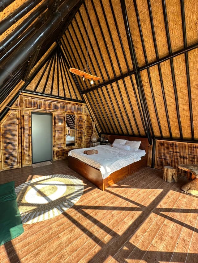 Triangle Room