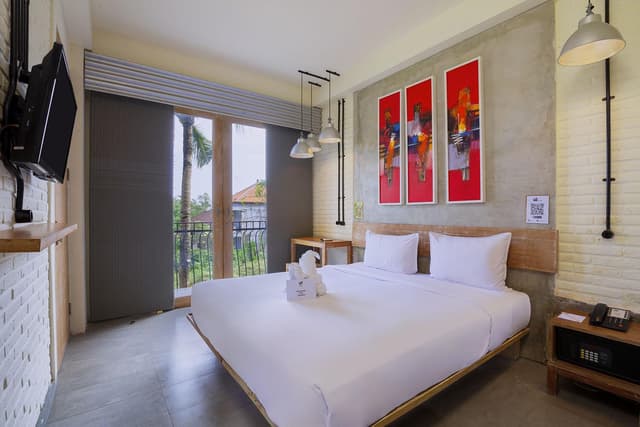 Deluxe Room Balcony with Pool View