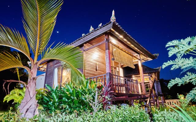 Bungalow with Garden View