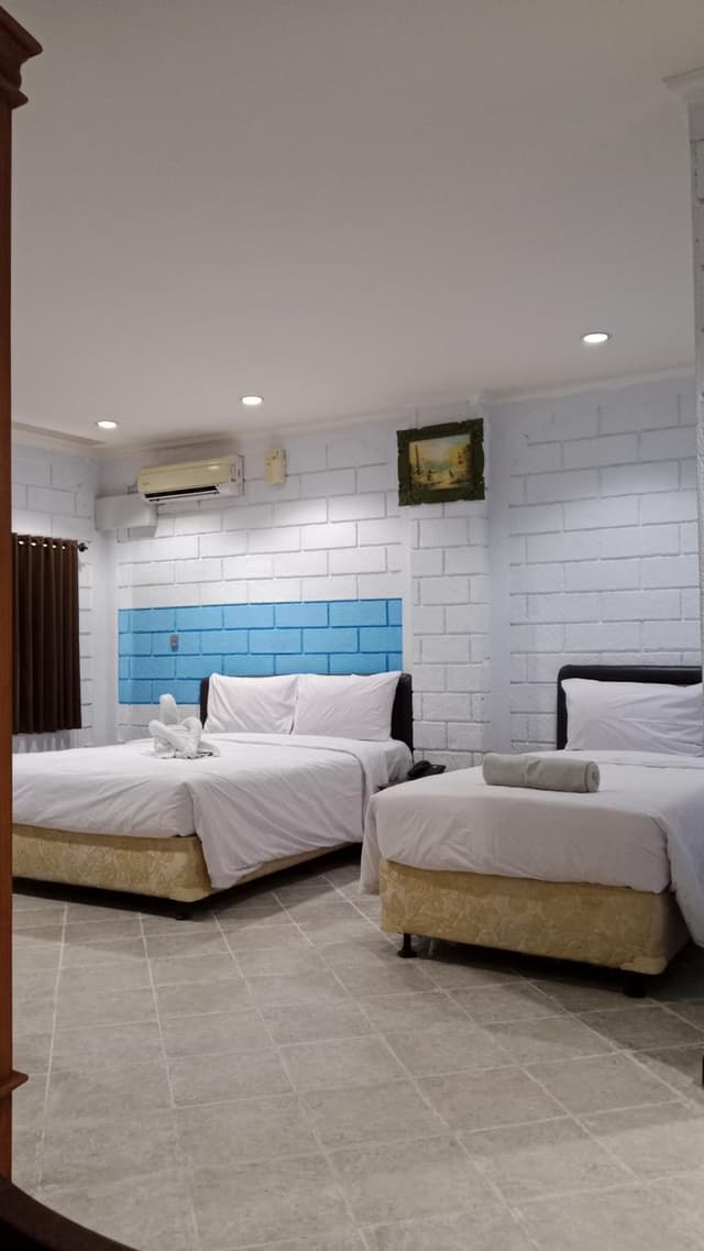 Junior Suite with Balcony