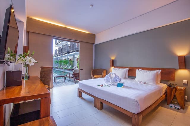 Deluxe Room with Lagoon Access
