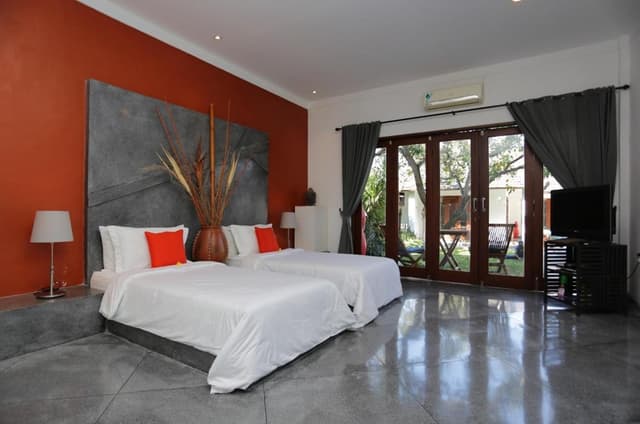 Seven-Bedroom Villa with Private Pool