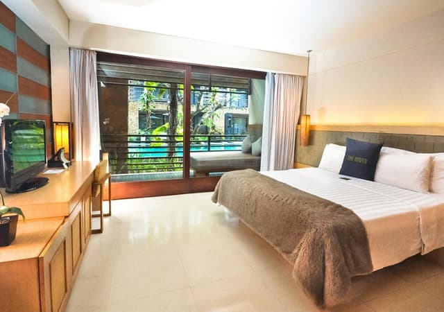 1-Bedroom Suite Pool View with Balcony