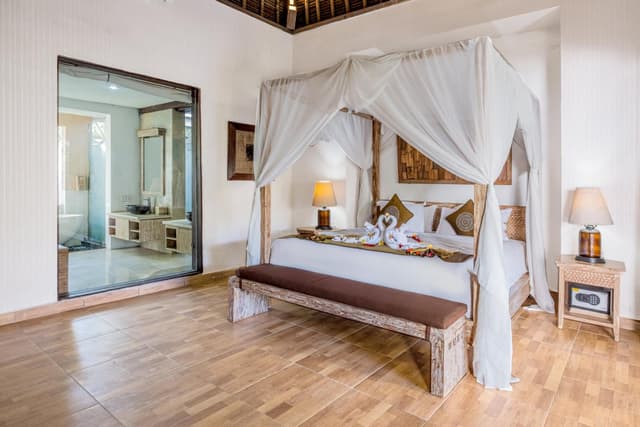 Suite with Garden View