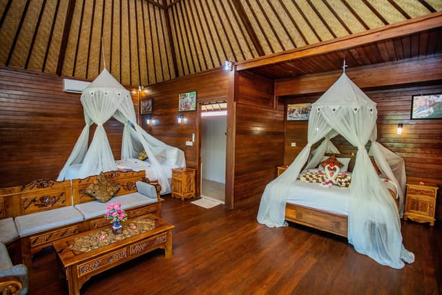 Family Room with Garden View