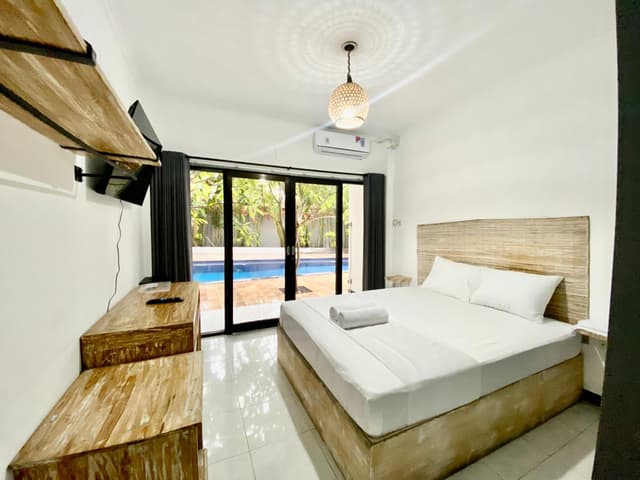Double Room with Pool View