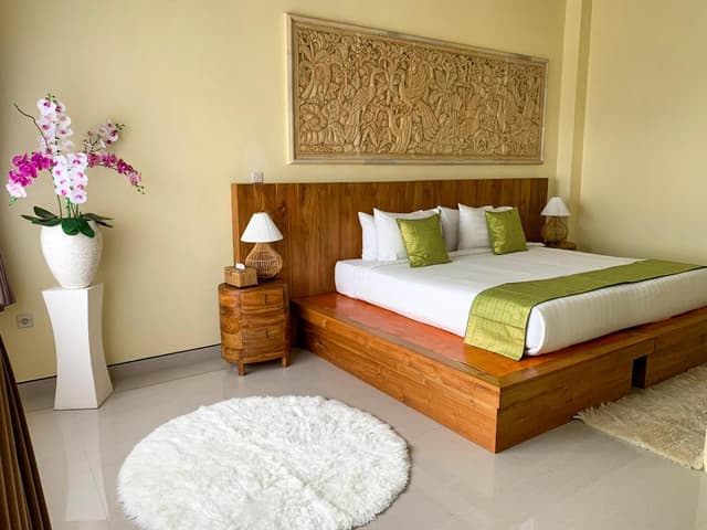 Suite with Mountain View