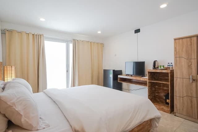 Deluxe Double Room with Shower