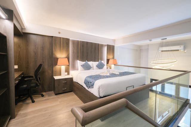 Mezzanine Premium