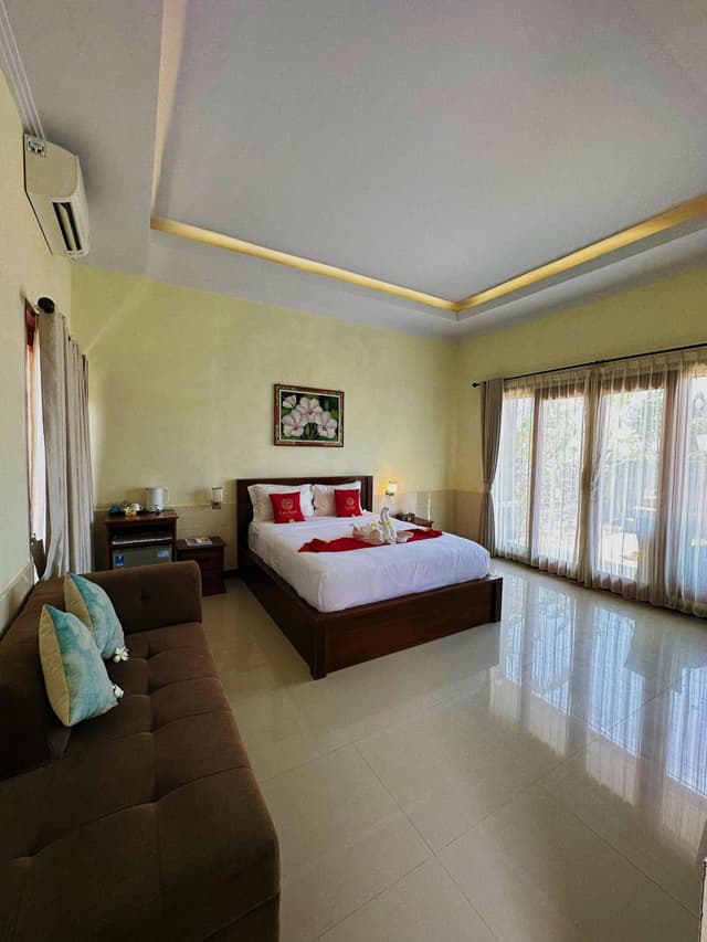 Cave Giri Room with Ocean View