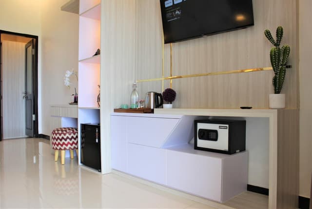 Deluxe Suite with Sea View
