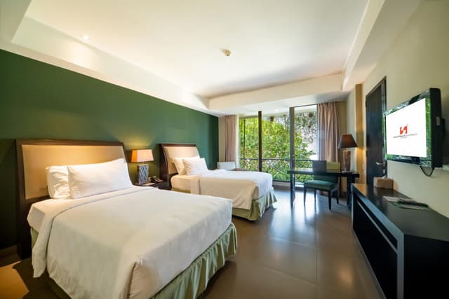 Grand Deluxe Twin Room