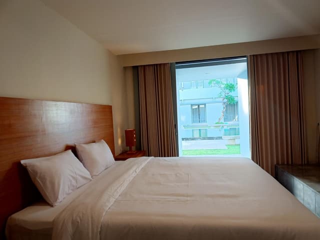 Deluxe Double Room with Pool Access