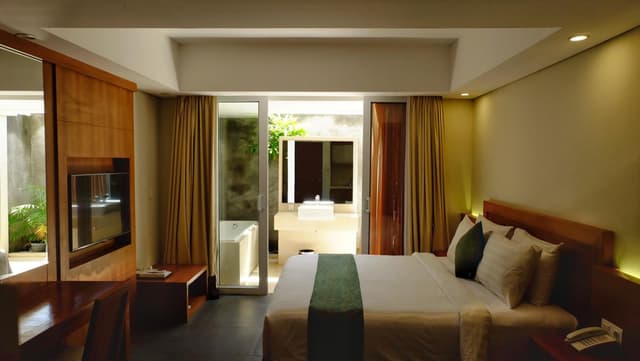 Premier Double Room with Bathtub