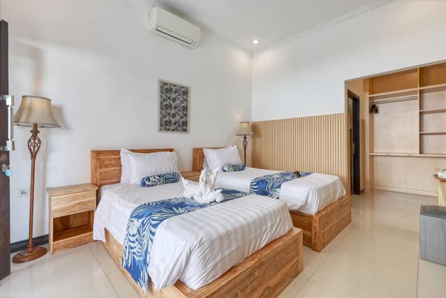 Deluxe Double or Twin Room with Pool View