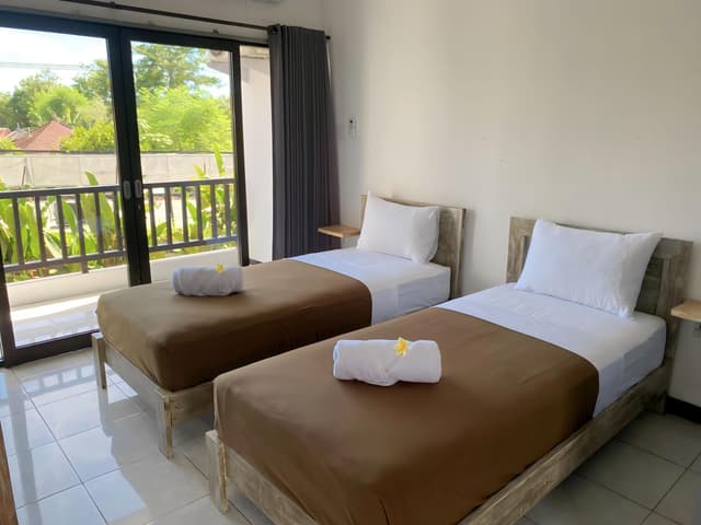 Twin Room with Private Bathroom