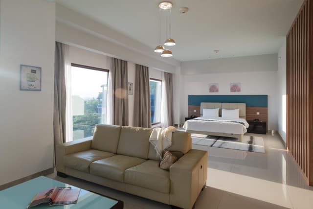 King Suite With Free Airport Transfer