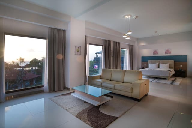 King Suite with Airport Transfer