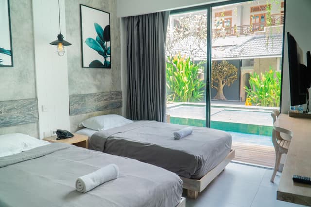 Deluxe Double or Twin Room with Pool Access
