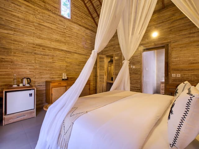 Suite with Pool View
