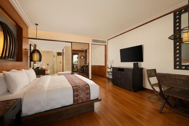 Premier Club Room with Bathtub and Free Benefit : Daily Resort Activities and Exclusive Club Access
