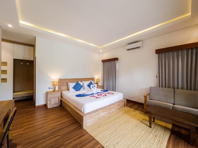 Suite with Pool View