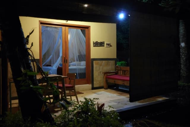 Deluxe Double Room with Side Sea View