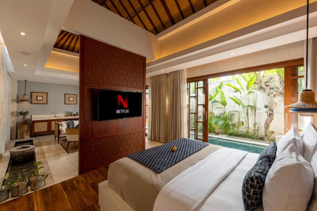 Royal One-Bedroom Villa with Private Pool and Jacuzzi