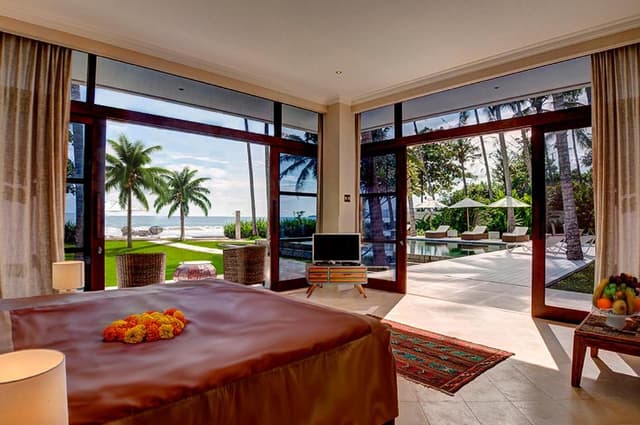 Villa - Beach Front