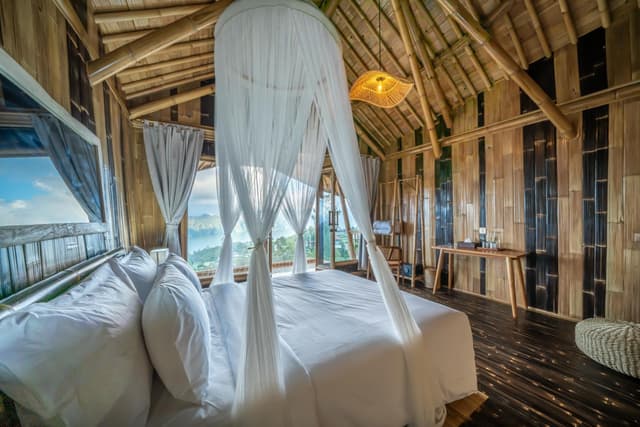 One Bedroom Plunge Pool Villa With Lake View