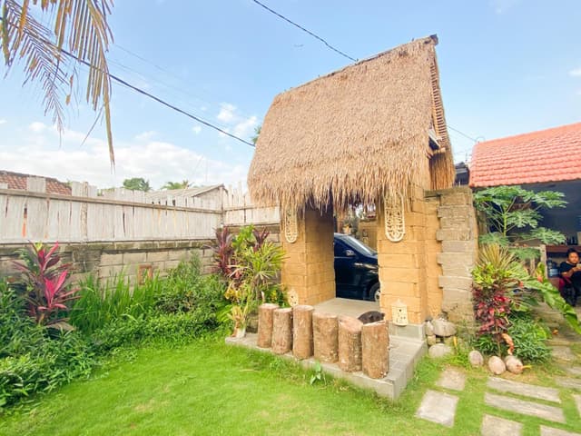 Bungalow with Patio
