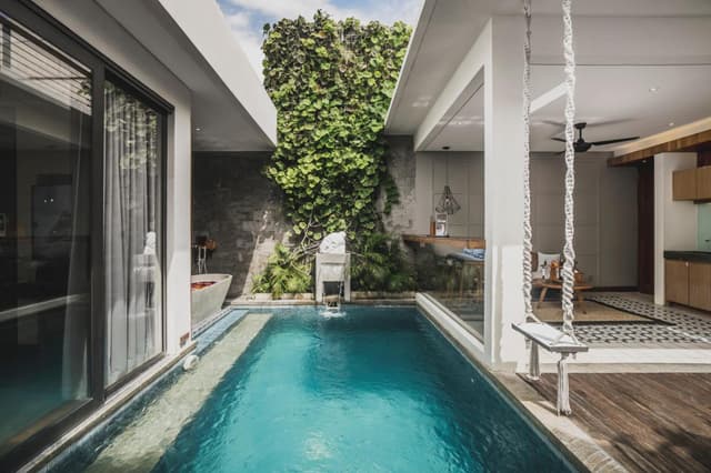 Grand One-Bedroom Villa with Private Pool & Floating Bathtub