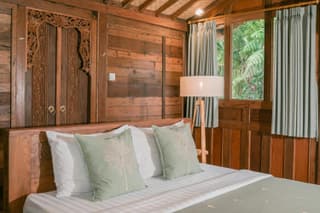 One-Bedroom Bungalow